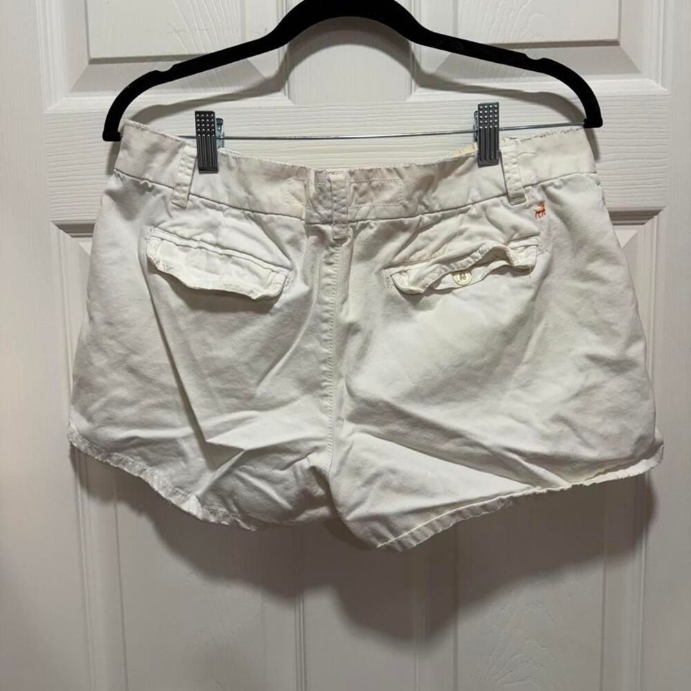 Low Rise Linen Shorts - Picture 4 of 6
